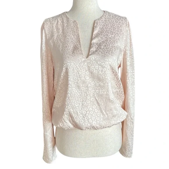 🎈Sincerely Jules Blouse Top Peach Satin Leopard Faux Wrap - Picture 7 of 7